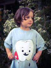 Load image into Gallery viewer, Toothless tooth kids t-shirt
